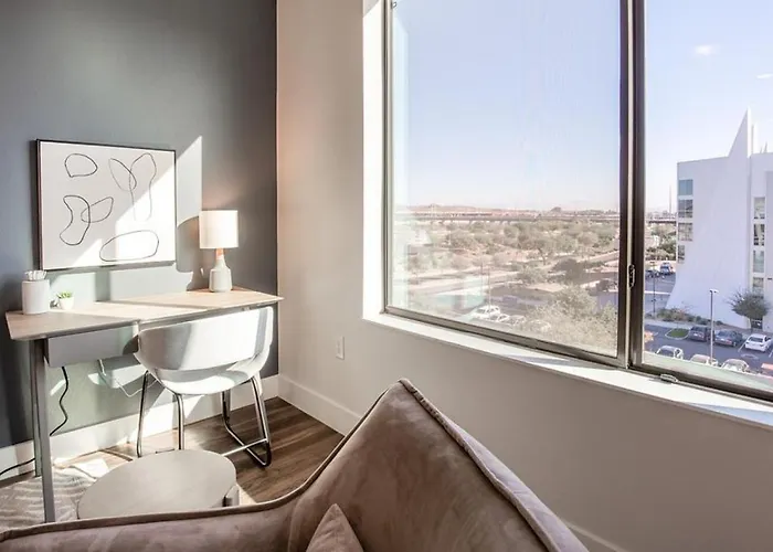 Apartment Landing Modern With Amazing Amenities
